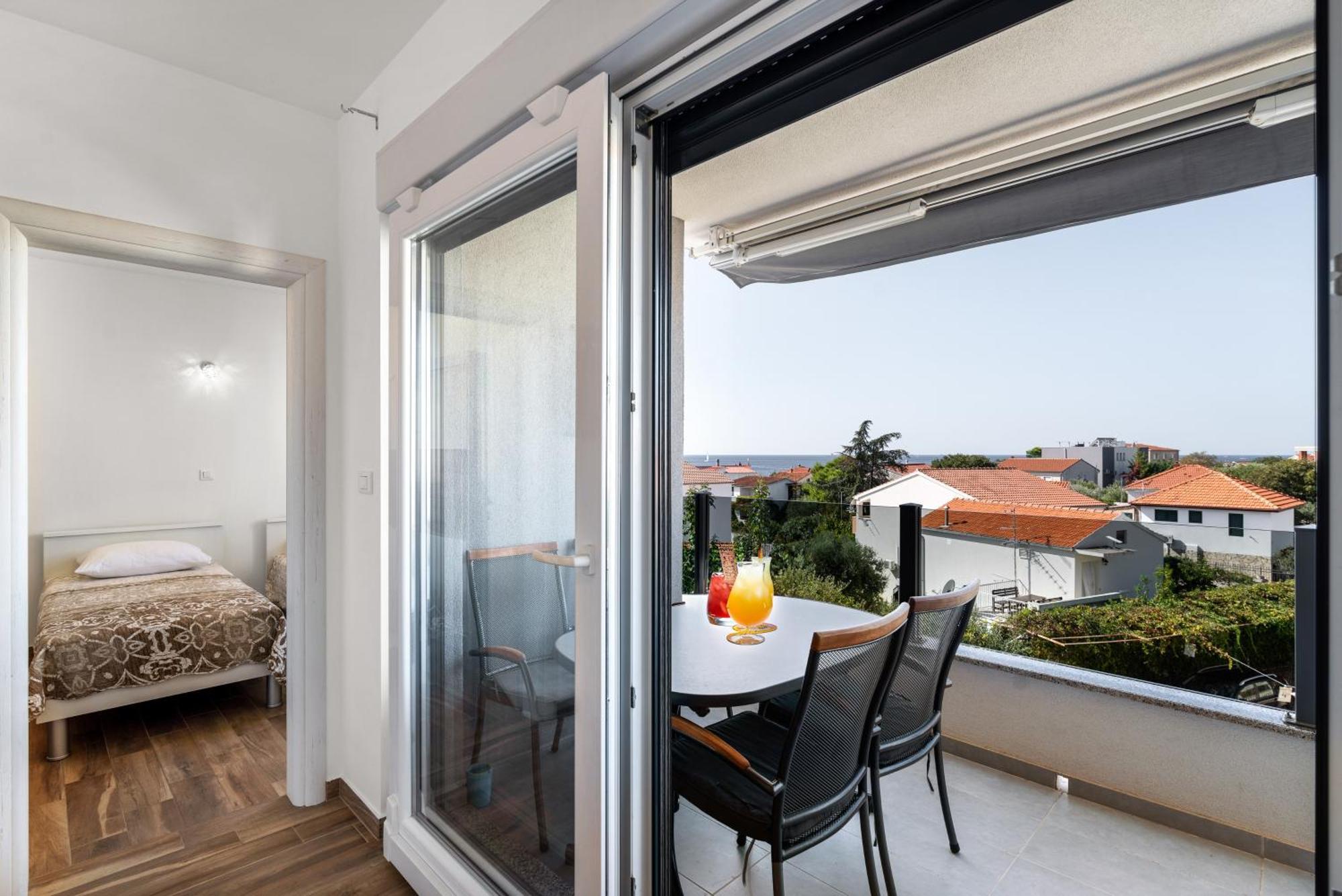 Apartments Boomerang Rogoznica  Zimmer foto